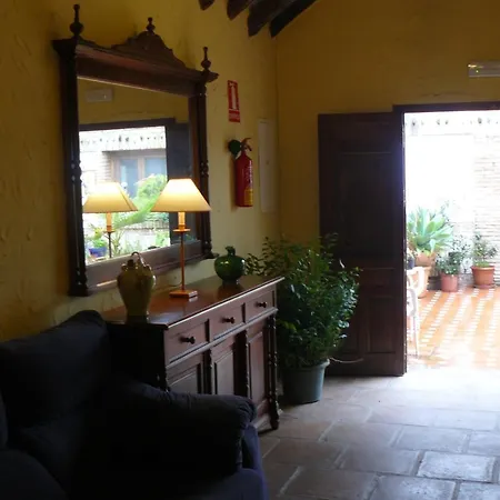 Hotel Restaurante Buitreras *