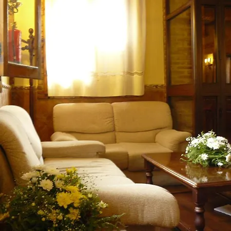 Restaurante Buitreras Hotel *